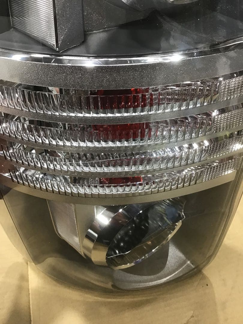 70 ヴォクシー テールランプ　左右