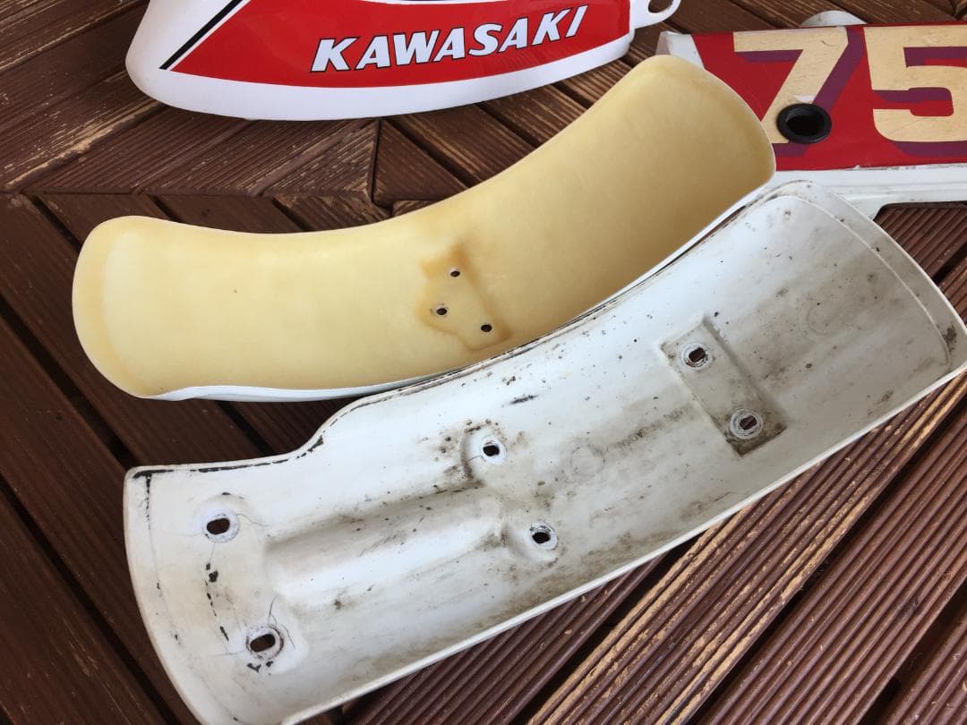 ら*り様 【70's KAWASAKI KV75 外装 一式】カワサキ MT-1