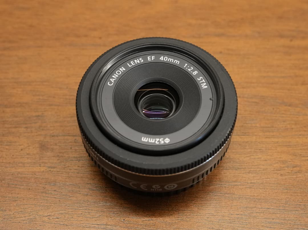 Canon EF 40mm F2.8 STM 単焦点レンズ (フィルター付き)