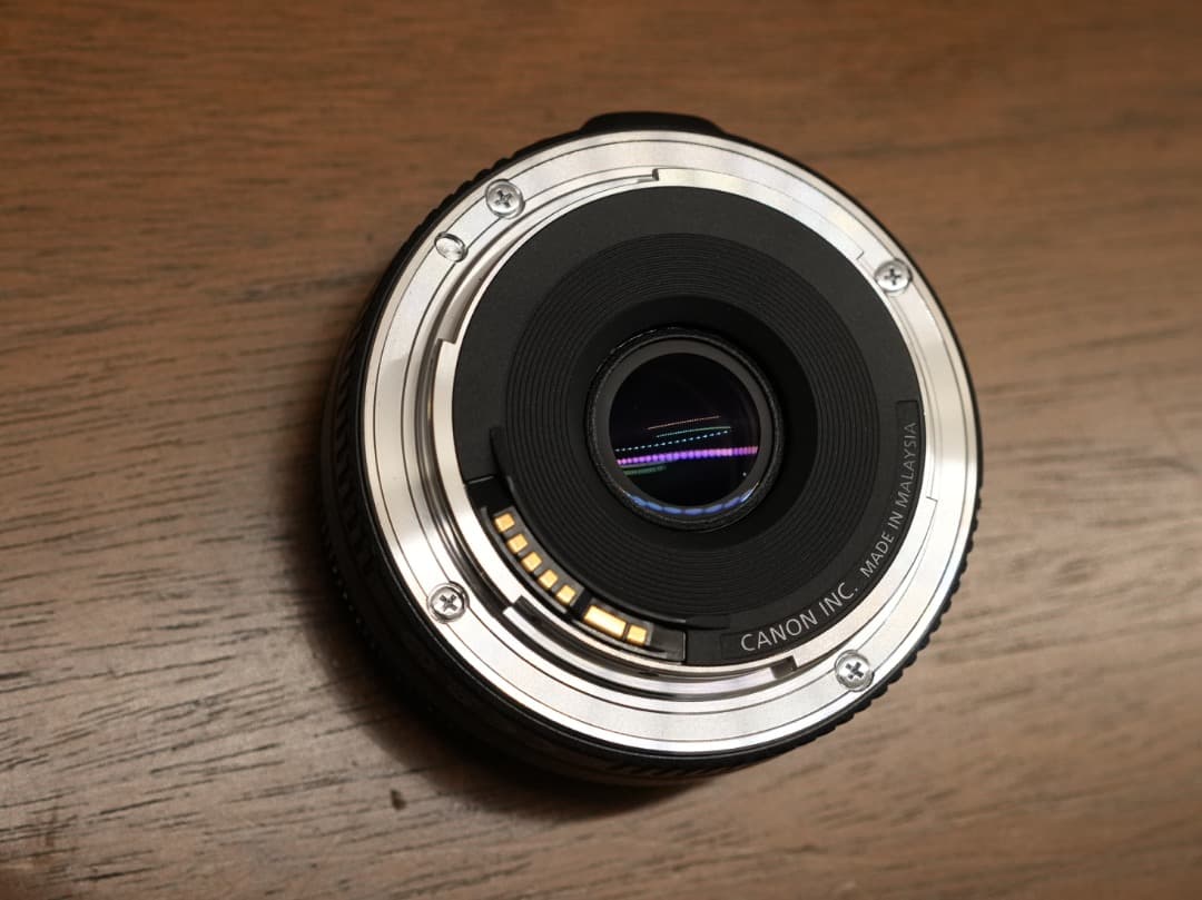 Canon EF 40mm F2.8 STM 単焦点レンズ (フィルター付き)