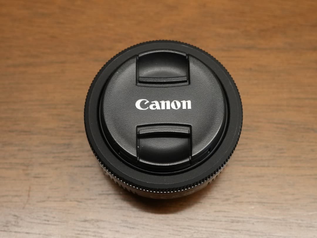 Canon EF 40mm F2.8 STM 単焦点レンズ (フィルター付き)
