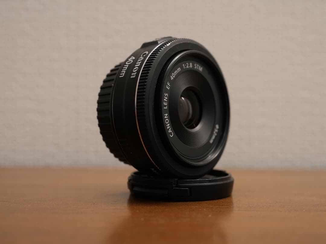Canon EF 40mm F2.8 STM 単焦点レンズ (フィルター付き)