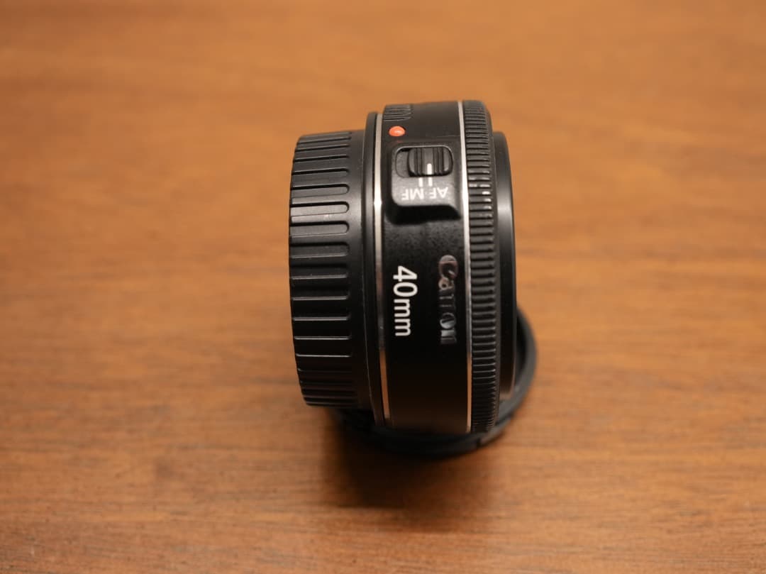 Canon EF 40mm F2.8 STM 単焦点レンズ (フィルター付き)