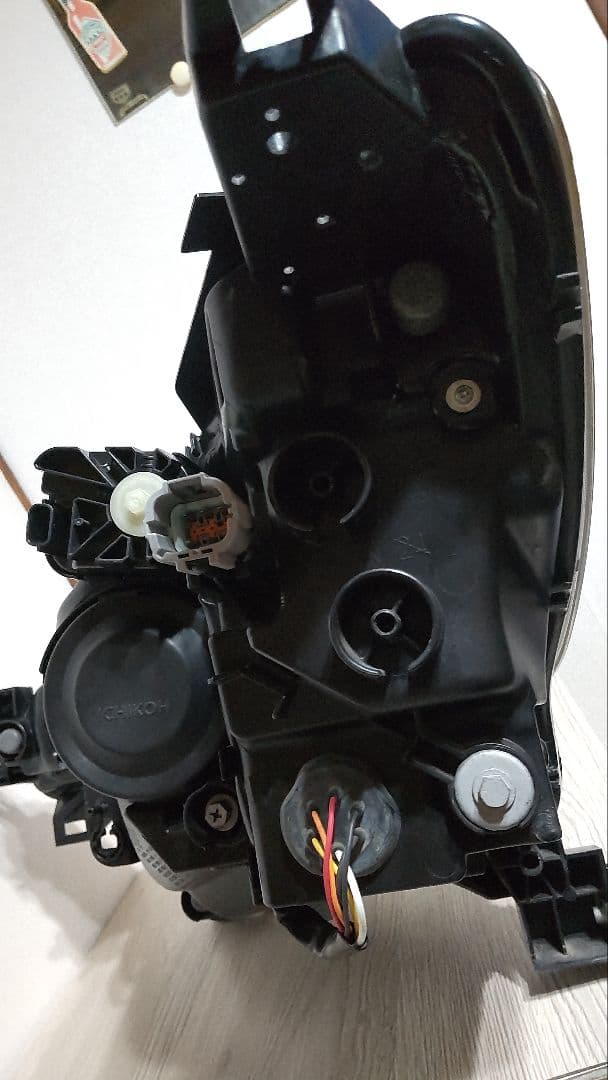NISSANノート E12 純正右ヘッドライト