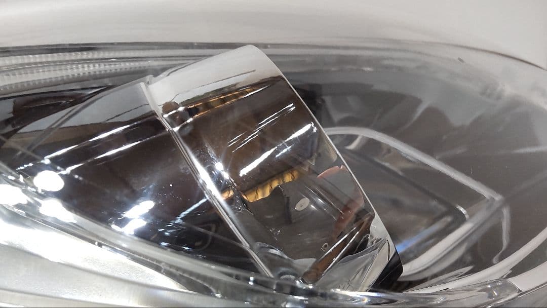 NISSANノート E12 純正右ヘッドライト