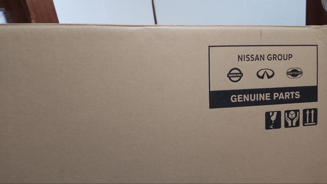 NISSANノート E12 純正右ヘッドライト