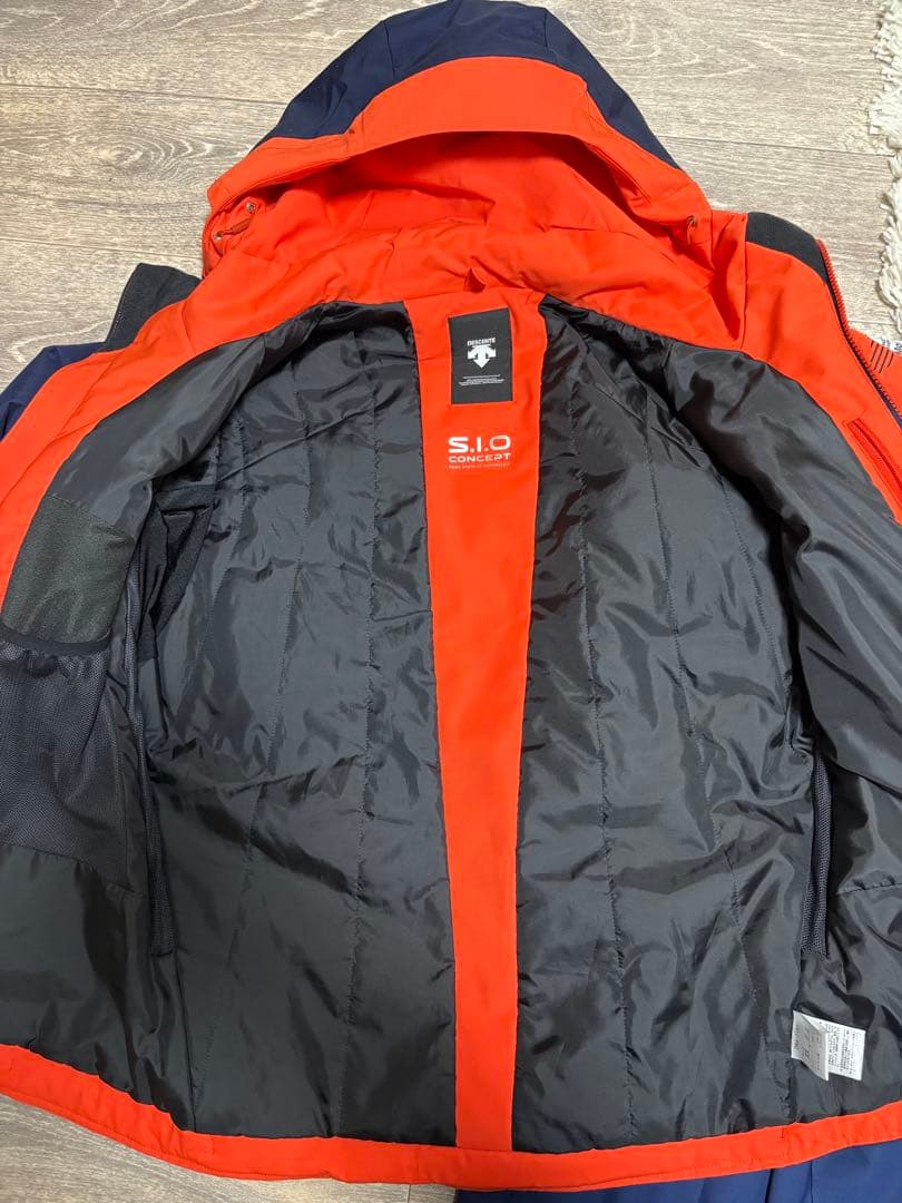 DESCENTE スノーウェア