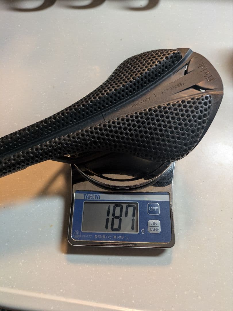 フィジーク VERSUS EVO ANTARES R3 ADAPTIVE