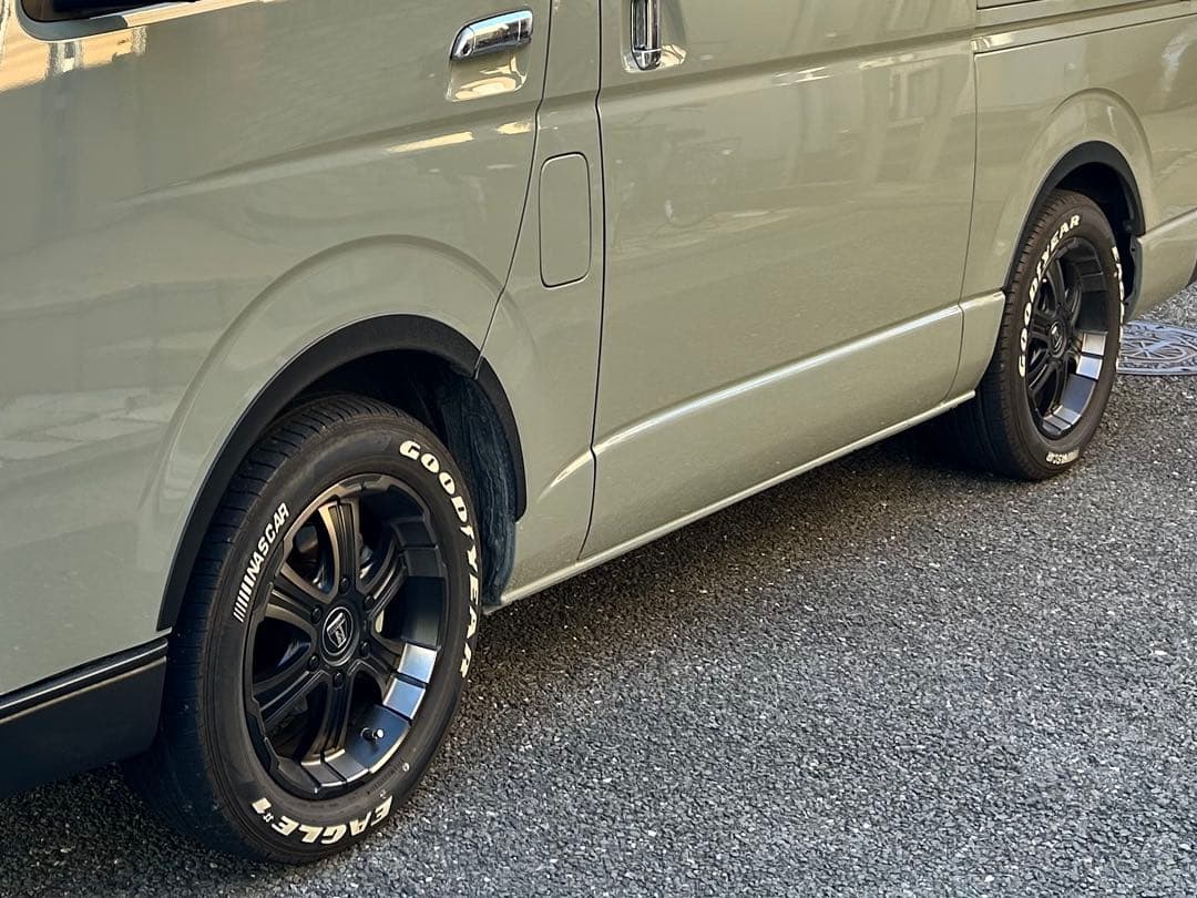 ハイエース クリムソン バルベロ W-DEEPS 17x6.5 +38 美品