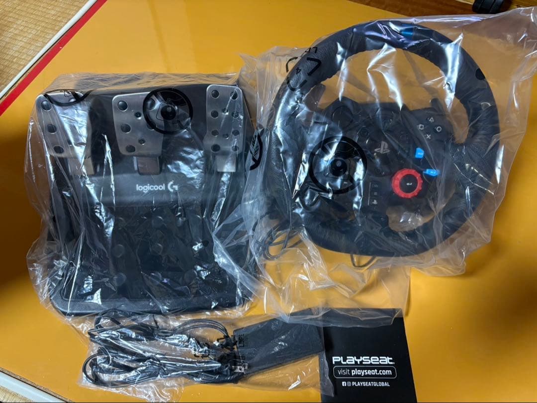 Logicool G ステアリングコントローラー LPRC-15000d ブラ…