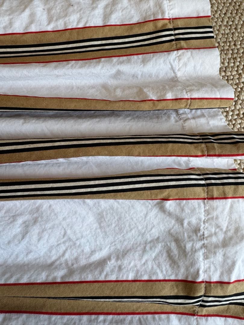 【美品】BURBERRY 現行　キッズワンピース　10Y　ノバストライプ