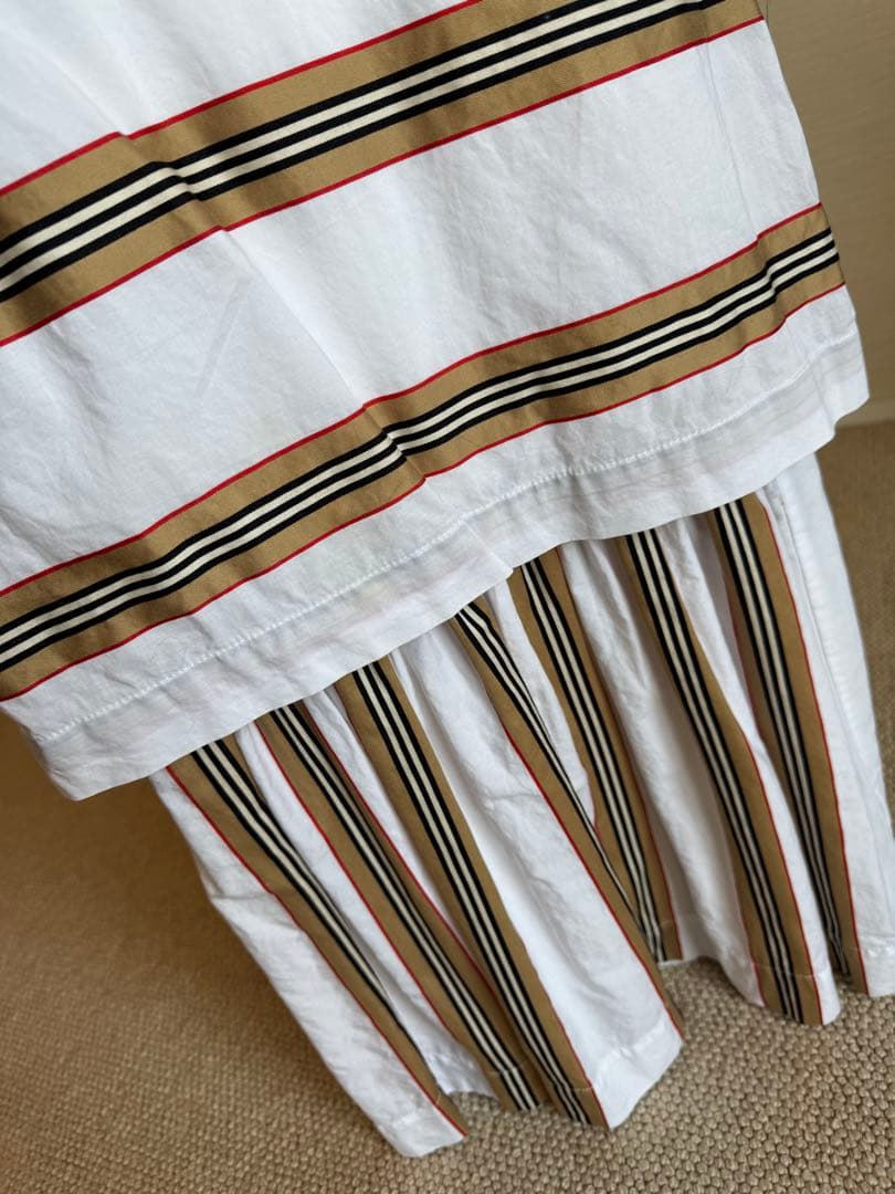 【美品】BURBERRY 現行　キッズワンピース　10Y　ノバストライプ