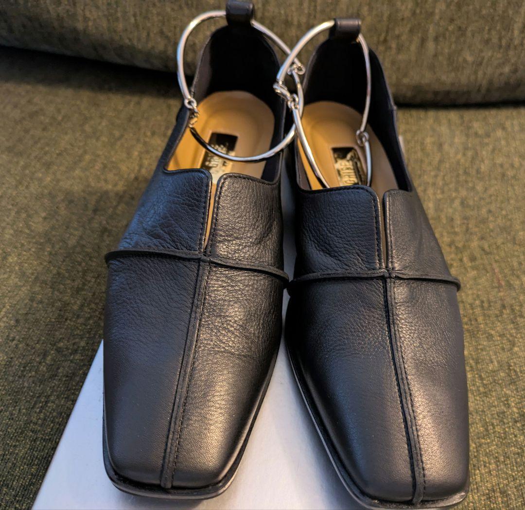 完売品GRISEレザースクエアクロスシームアンクルフラット レディース　24.0