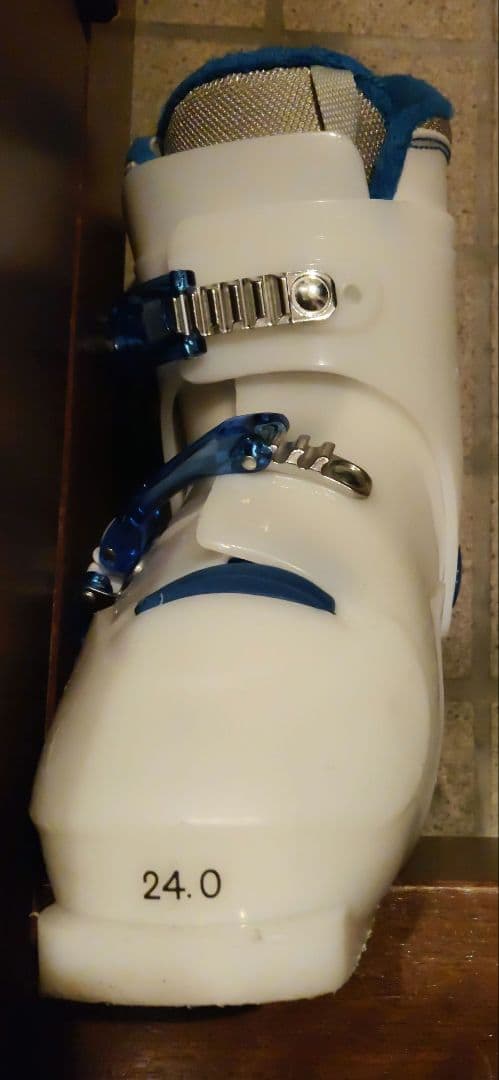 ダイナスター子供用スキー板　ビンディング付き　ブーツ・ポールセット