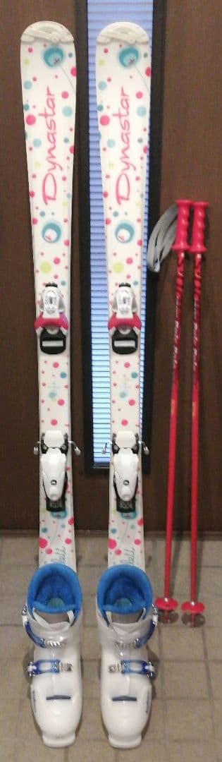 ダイナスター子供用スキー板　ビンディング付き　ブーツ・ポールセット