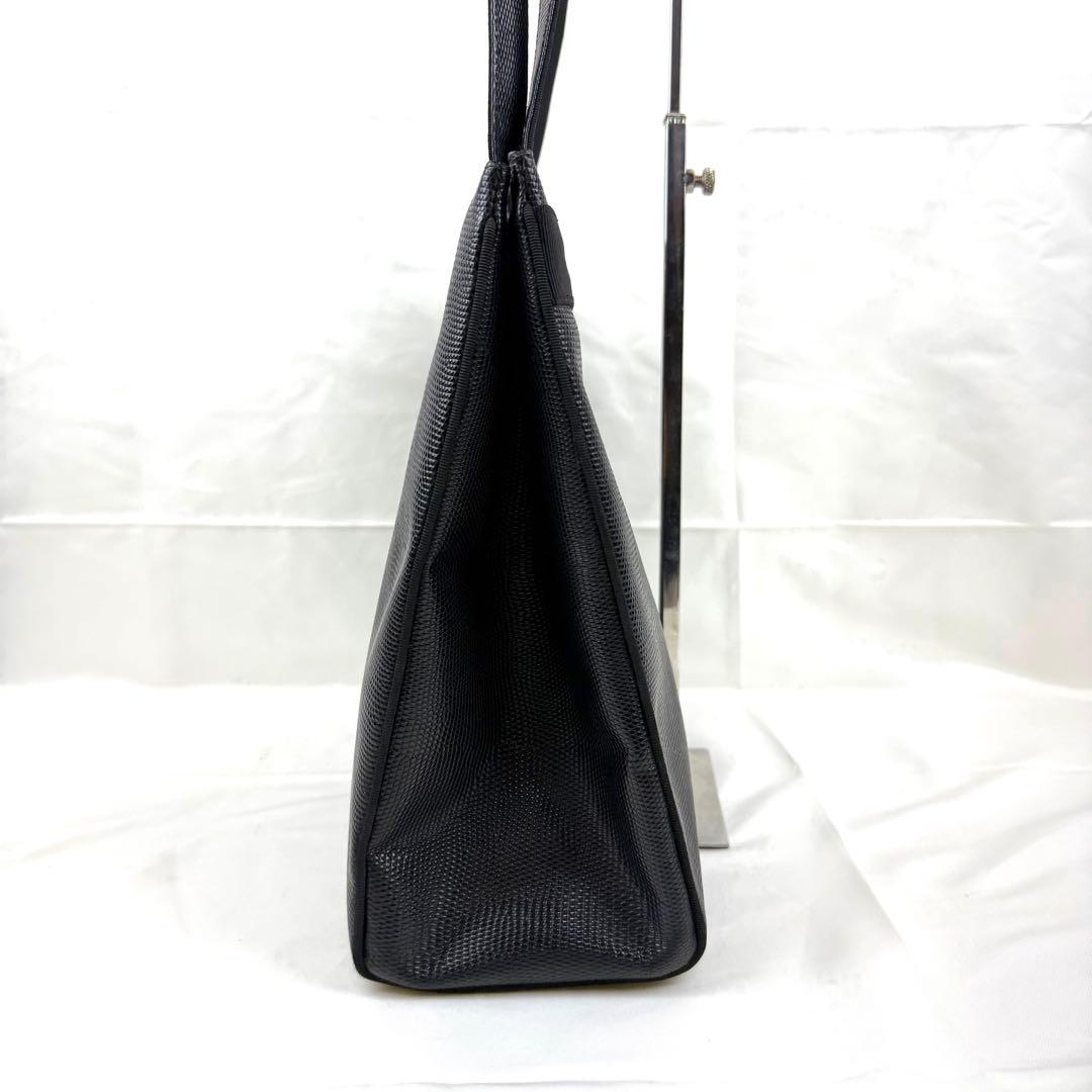 美品✨サルヴァトーレフェラガモ　ヴァラリボン トートバッグ　肩掛け　黒　A4収納