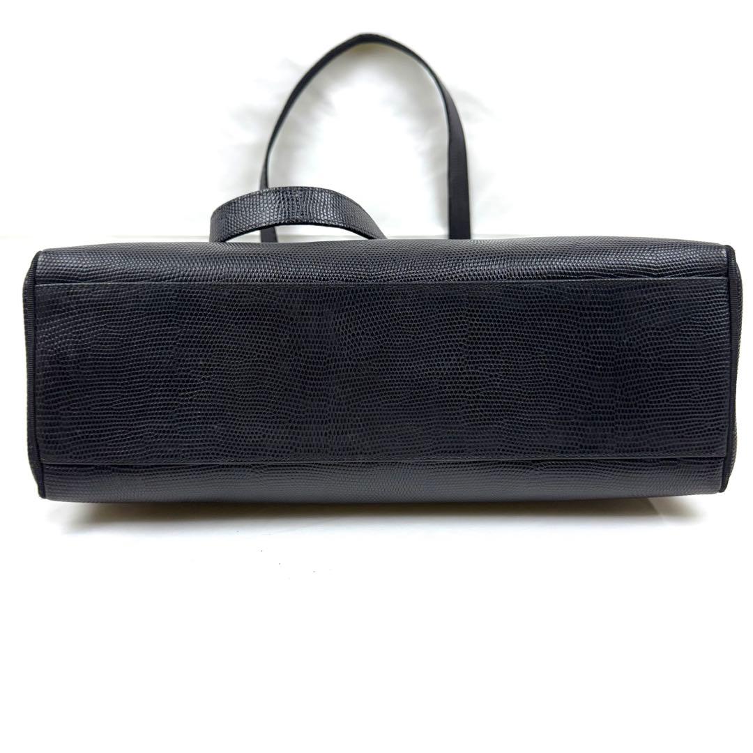 美品✨サルヴァトーレフェラガモ　ヴァラリボン トートバッグ　肩掛け　黒　A4収納