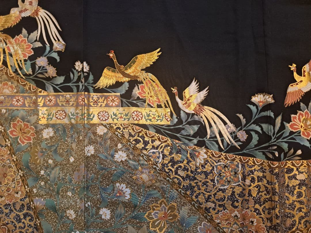 美品❇️さが美扱い　相良刺繍　金銀彩　 黒留め袖 　比翼仕立て　５つ紋フルセット