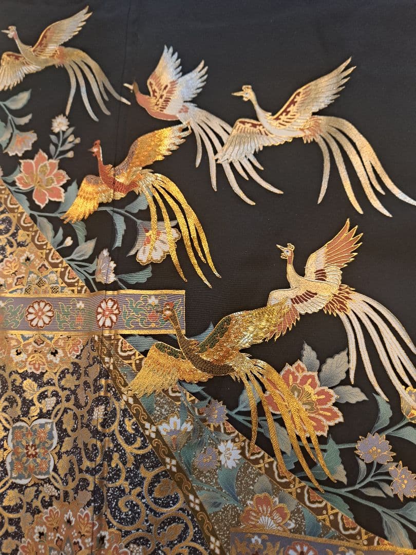 美品❇️さが美扱い　相良刺繍　金銀彩　 黒留め袖 　比翼仕立て　５つ紋フルセット