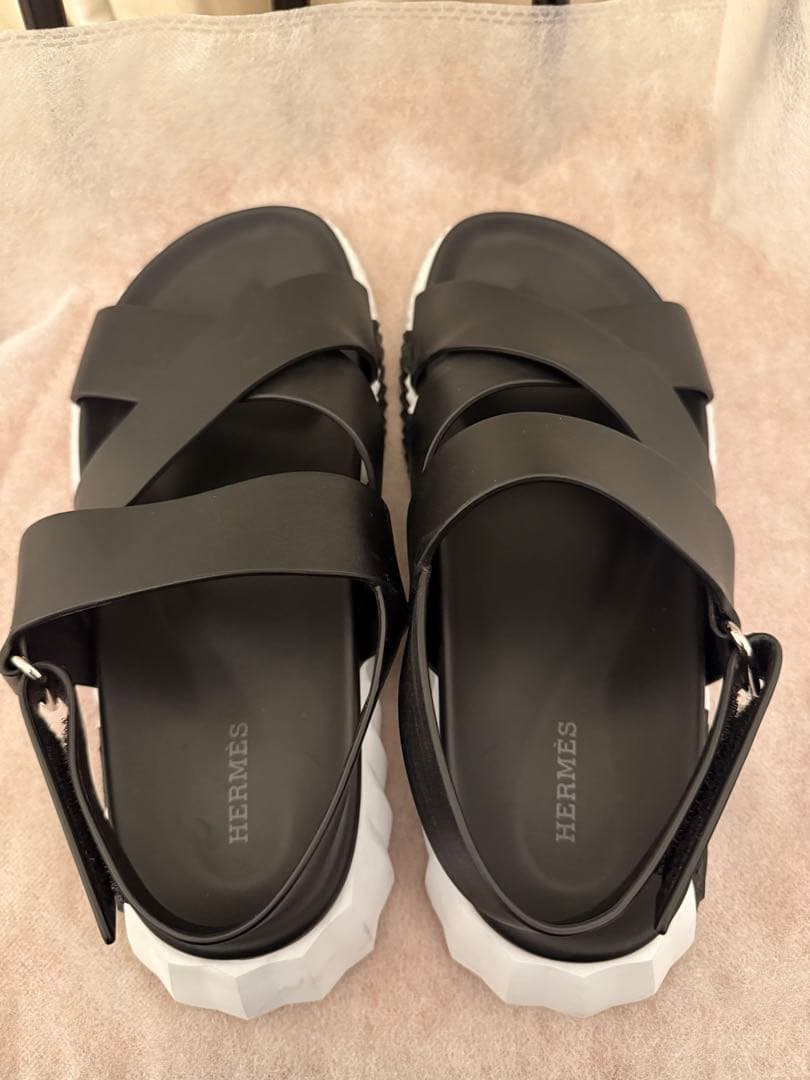 HERMESエルメス　エレクトリックレザーサンダル ブラック 40 メンズ