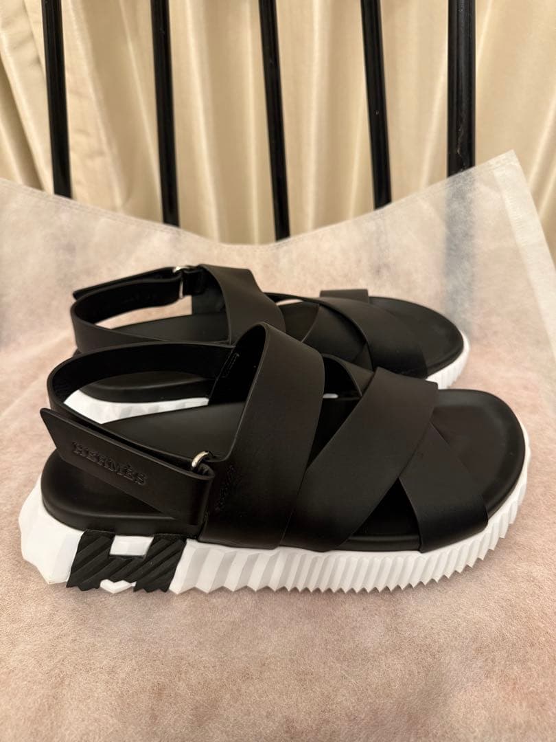 HERMESエルメス　エレクトリックレザーサンダル ブラック 40 メンズ