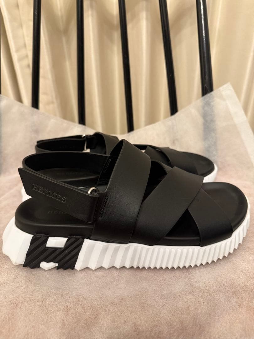 HERMESエルメス　エレクトリックレザーサンダル ブラック 40 メンズ
