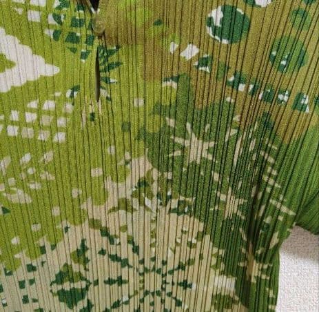 プリーツ プリーズ半袖トップス　サイズ４