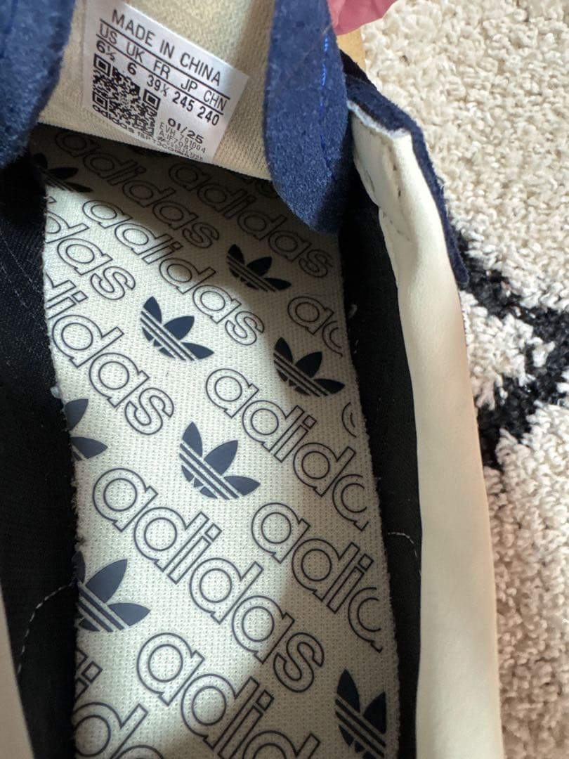 ハンドボールスペツィアル　adidas スニーカー　　24.5