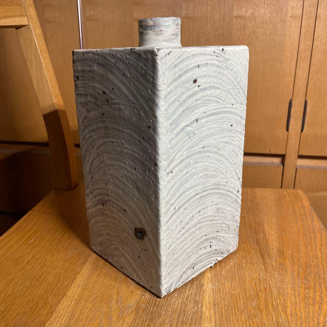 合田好道　金海窯　刷毛目角瓶　箱なし