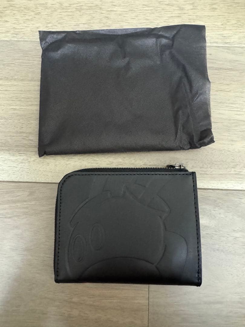 【新品・未使用】ミッキーマウス 二つ折り財布 ブラック