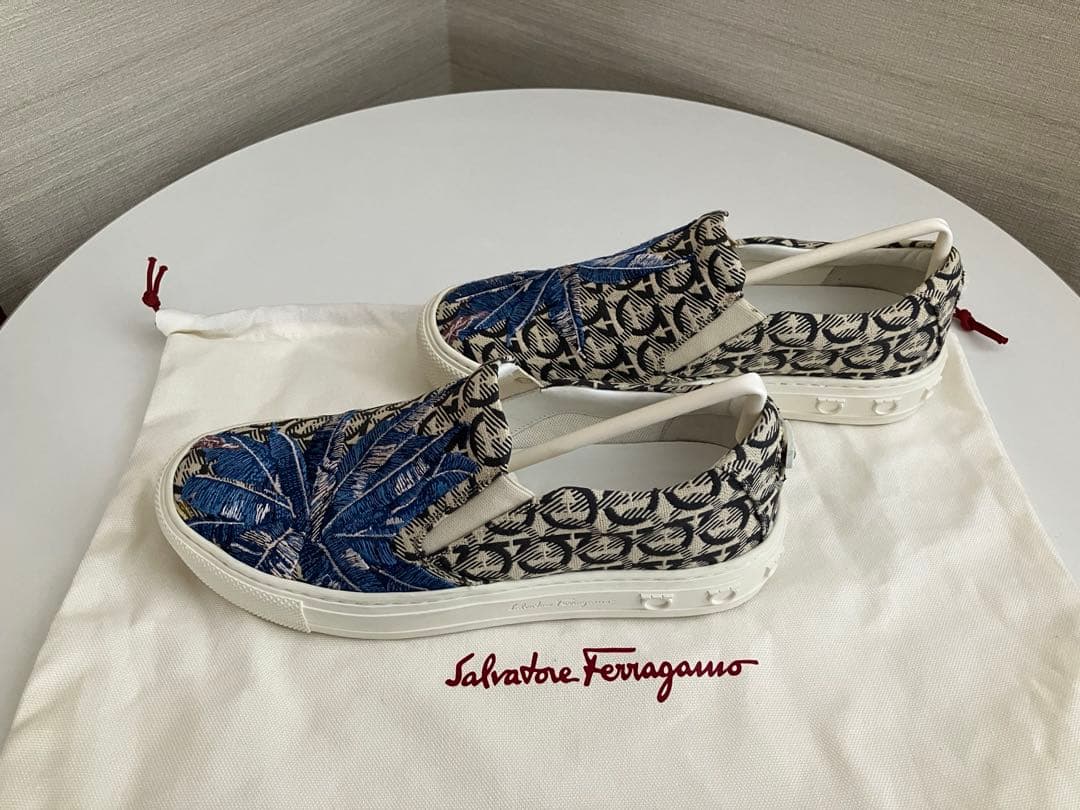 しいたけサルヴァトーレフェラガモ SalvatoreFerragamo