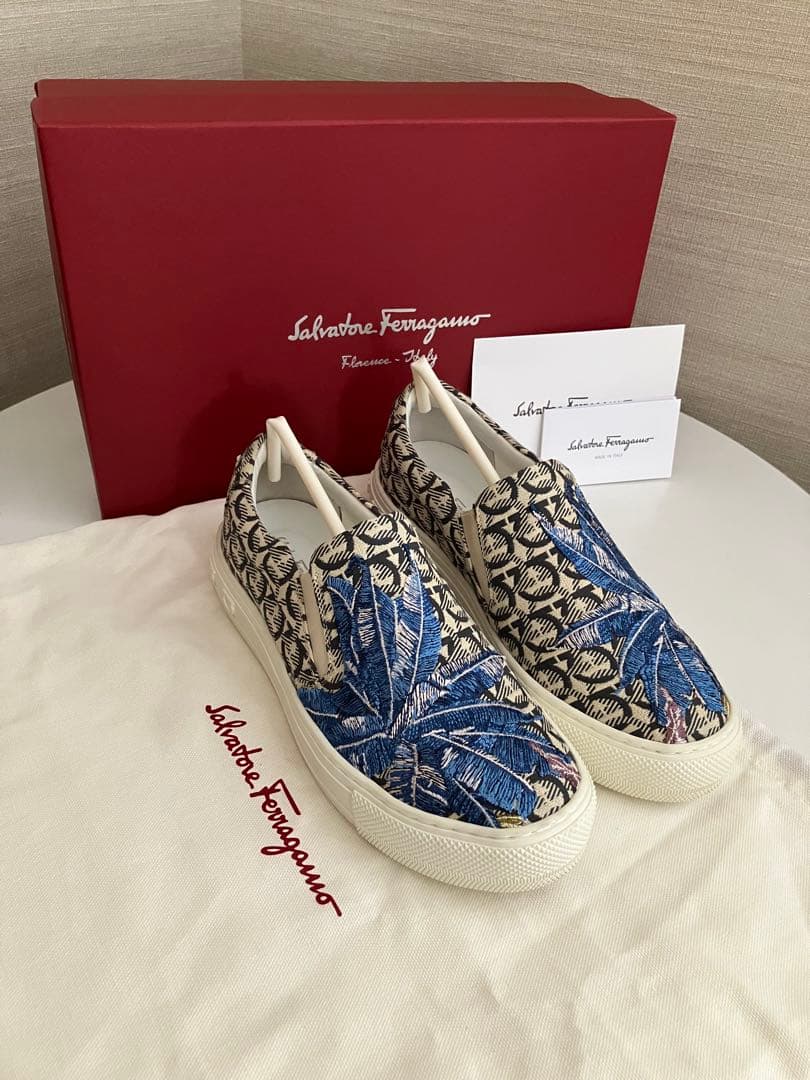 しいたけサルヴァトーレフェラガモ SalvatoreFerragamo