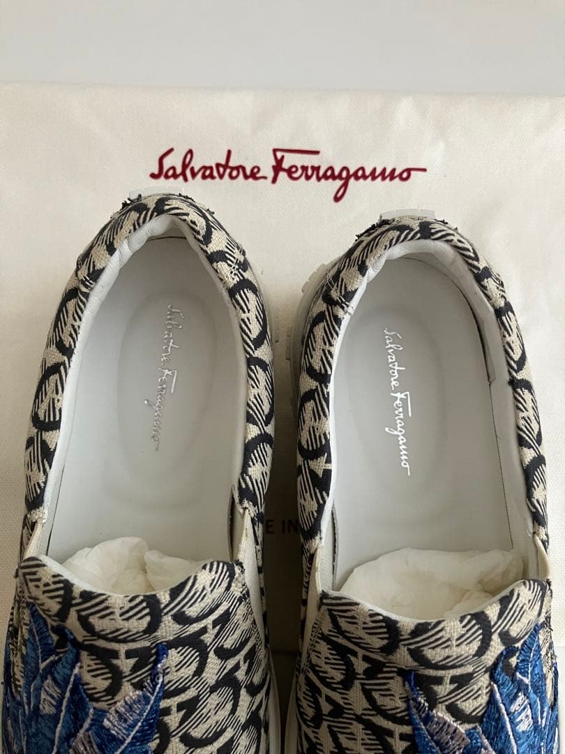 しいたけサルヴァトーレフェラガモ SalvatoreFerragamo