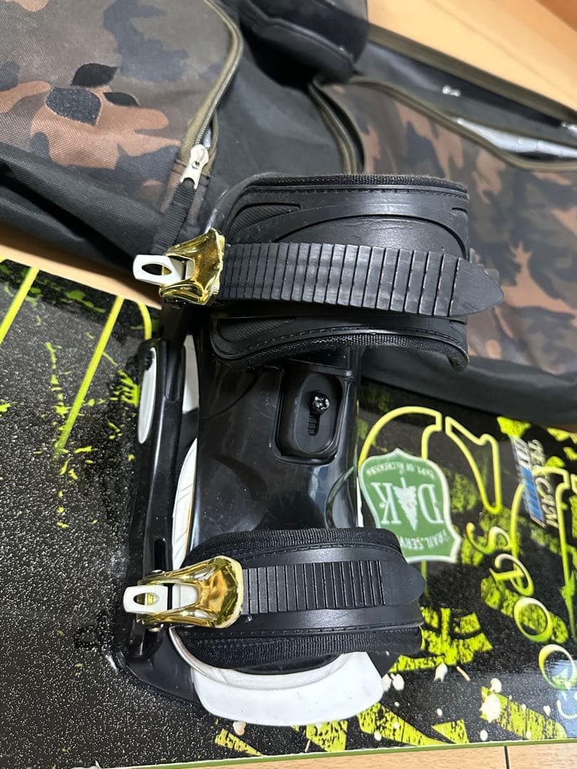 スノーボードセット 迷彩柄 (都内手渡し)