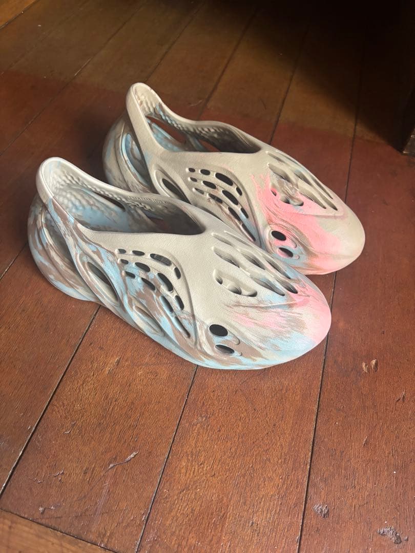 「未使用」adidasYEEZYFoam Runner Mx Sand Grey