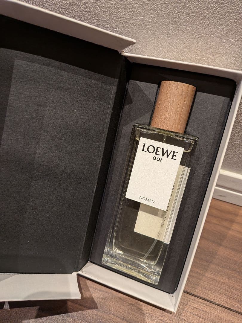 【美品・未使用】LOEWE 001 WOMAN 50ml