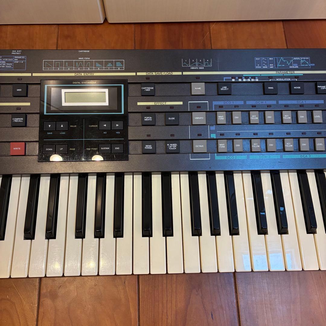 Casio CZ-1 カシオ　シンセサイザー