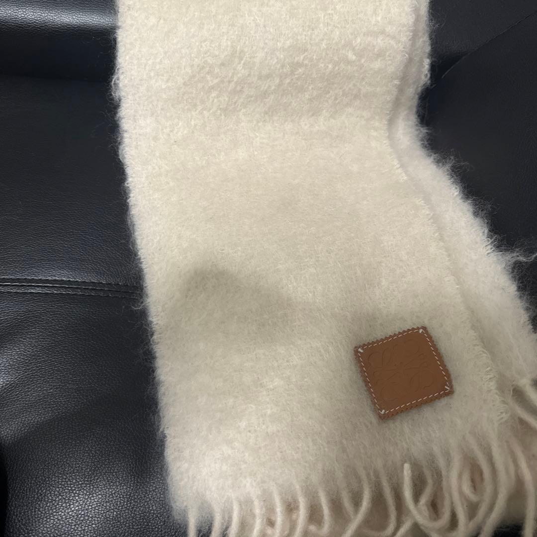 LOEWE ウールマフラー ホワイト フリンジ付き