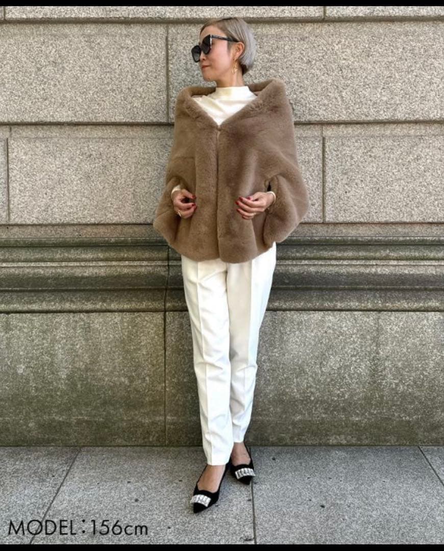 eum様　JENNE ベージュ ファー風 ポンチョ・ケープコート
