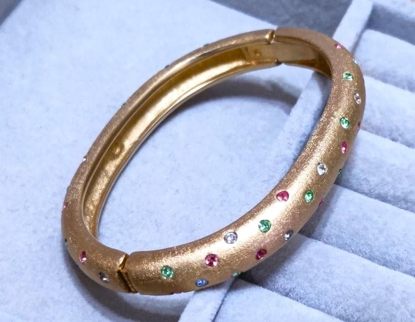 スワロフスキー　テクスチャード　マルチカラークリスタルバングル箱付き　41131