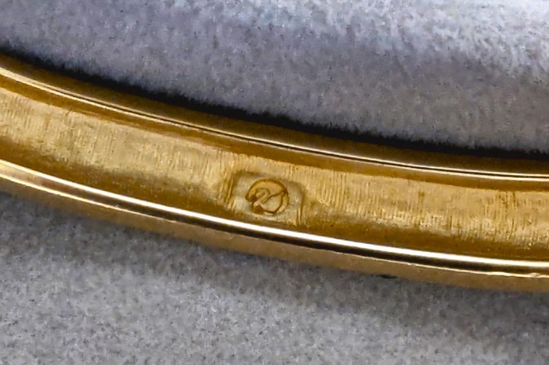 スワロフスキー　テクスチャード　マルチカラークリスタルバングル箱付き　41131