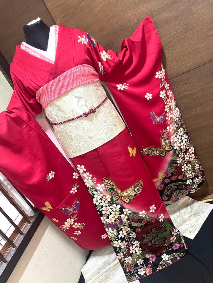 振袖フルセット6点M〜Lサイズ振袖 蝶と花の刺繍　正絹　送料込み