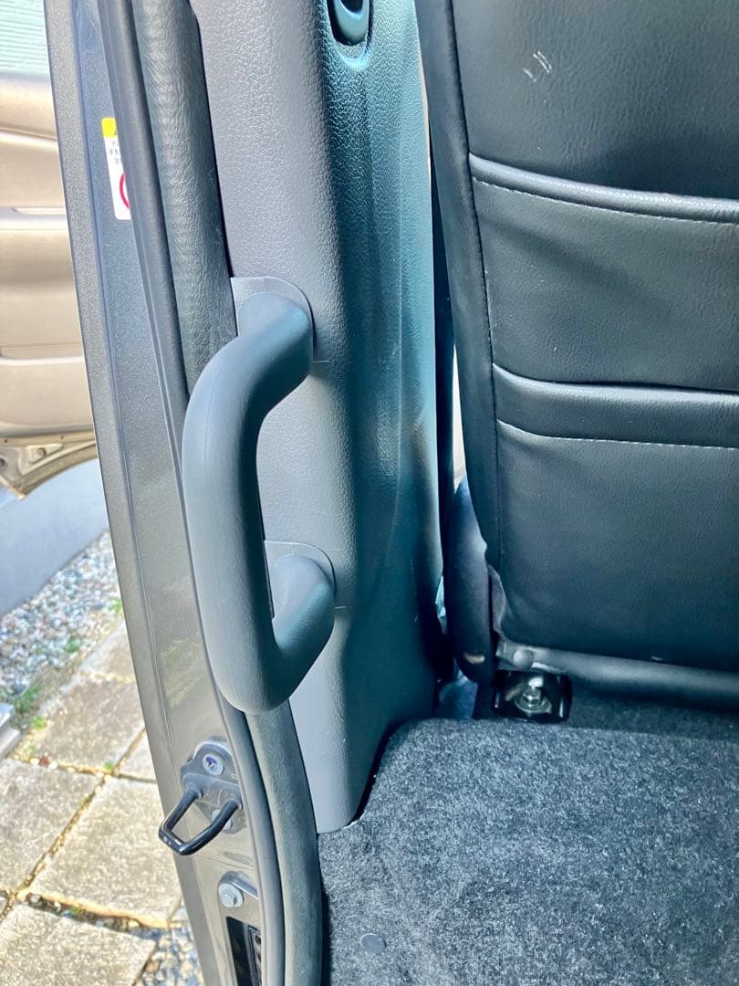 左右2個 取付キット付属キャラバン NV350 アシストグリップ 運転席＆助手席