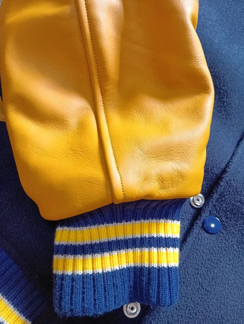 WHITESVILLE　ホワイツビル　スタジャン M　東洋エンタープライズ