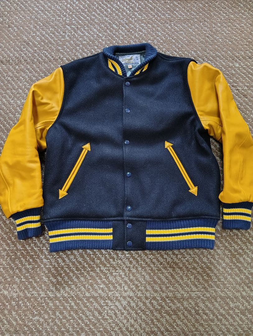 WHITESVILLE　ホワイツビル　スタジャン M　東洋エンタープライズ