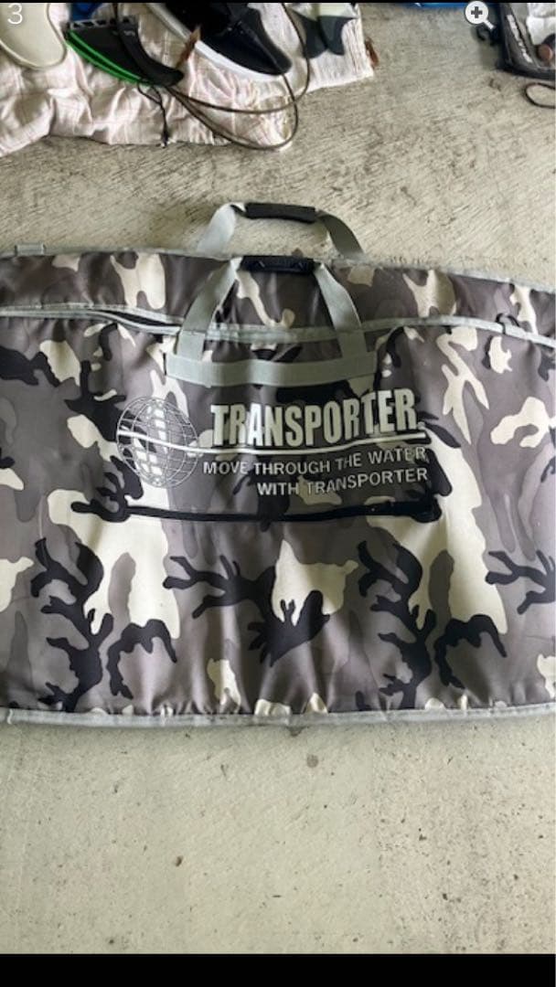 TRANSPORTER サーフボードケース 迷彩柄2枚から３枚入ります。