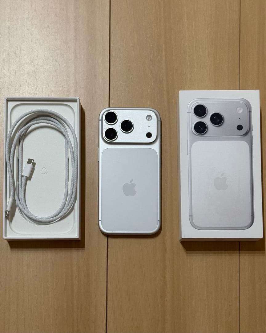 iPhone 17 Pro 256GB シルバー 箱付 バッテリー100%