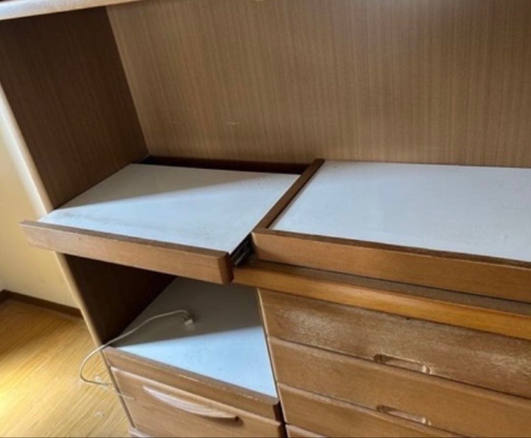 kiwi　食器棚　下