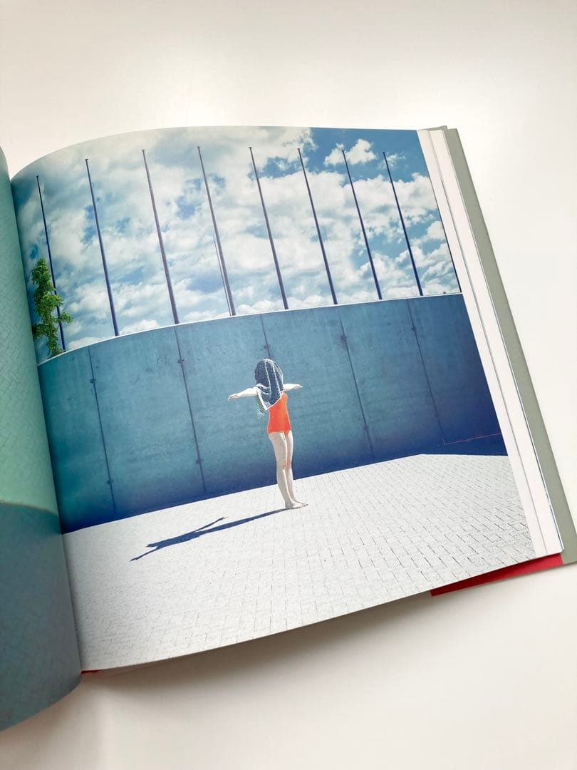 Maria Svarbova 「 Swimming Pool 」東欧プール写真集