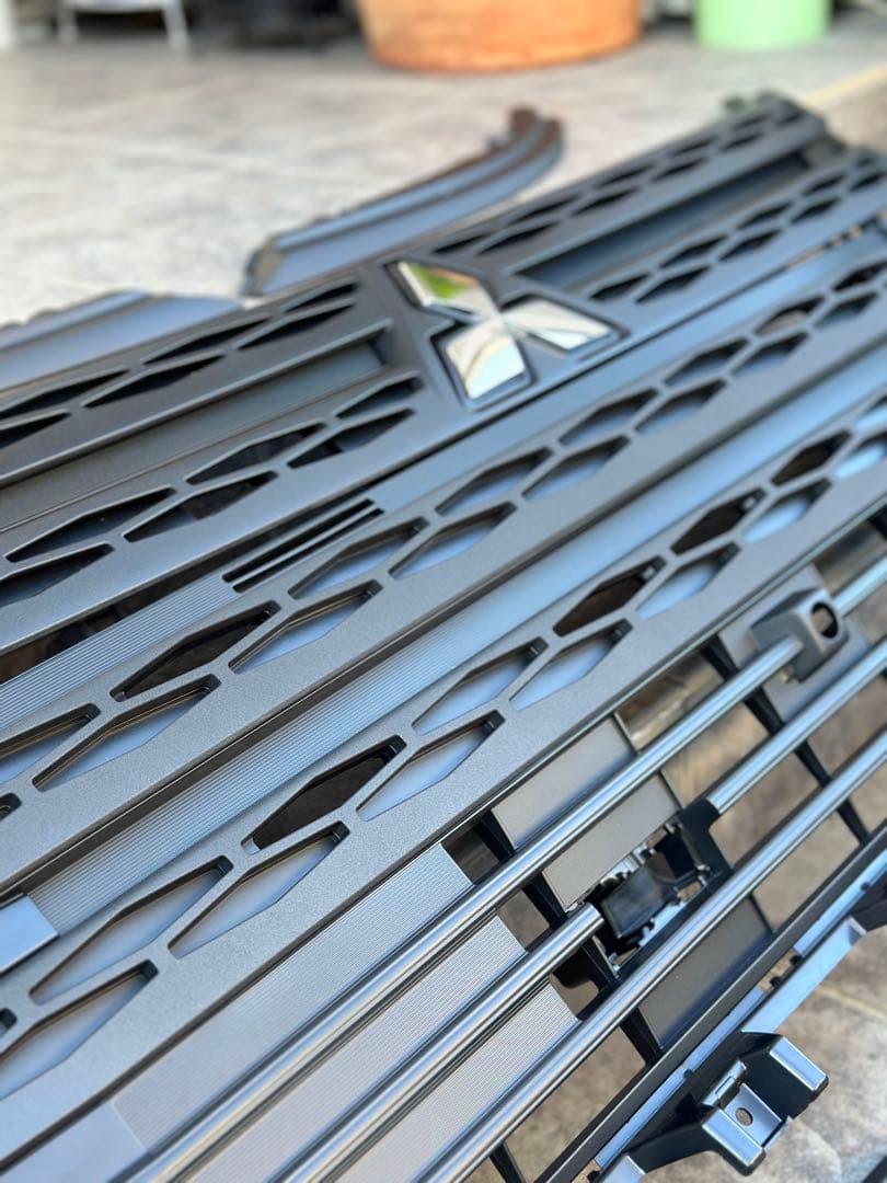 ① デリカd5 グリル　リア　ロアバンパー　フルセット　ラプターライナー塗装